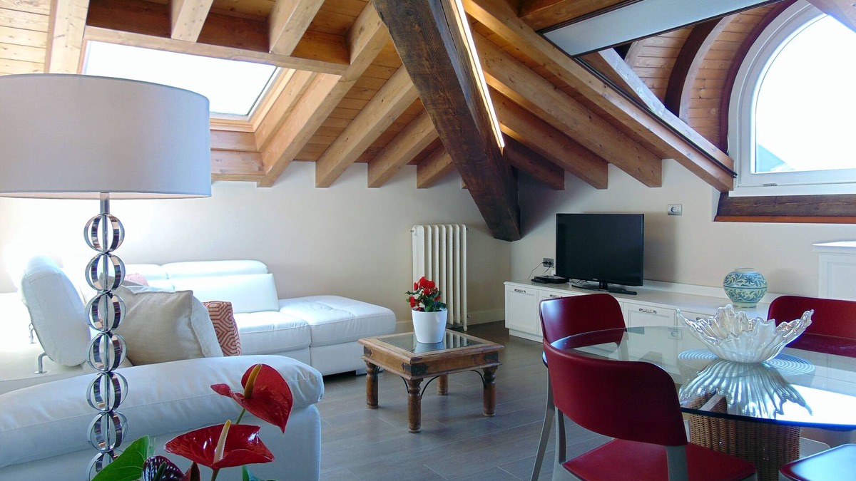 Varenna Apartment | Villa Monti: apt. Primrose