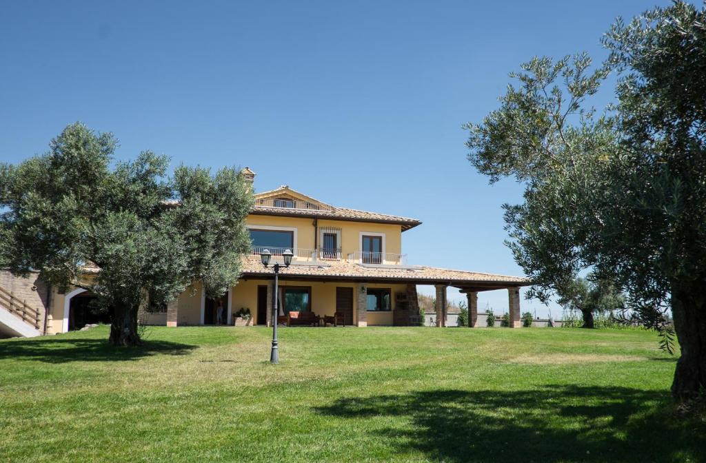 Monterosi Villa | Villa Nadia, with an exclusive swimming pool