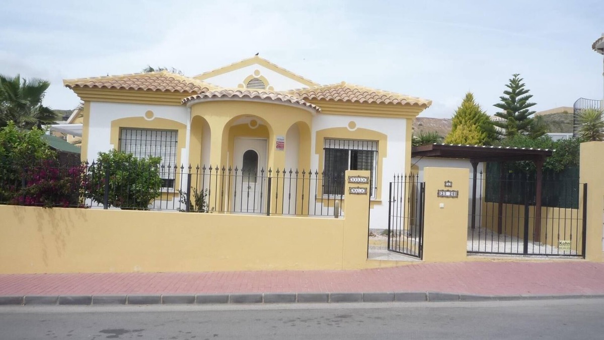 Mazarron Villa | Villa 'Nala' with Pool and Wi-Fi