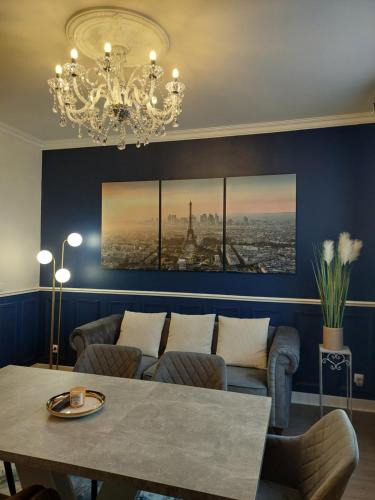 Pantin Villa | Villa Napoleon