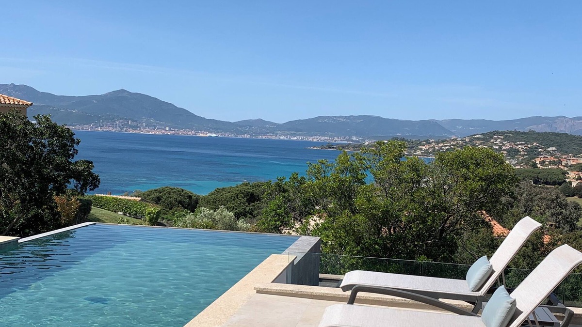 Pietrosella Villa | Villa Napoleon, vue mer Exceptionnelle, Grande Piscine à Debordement