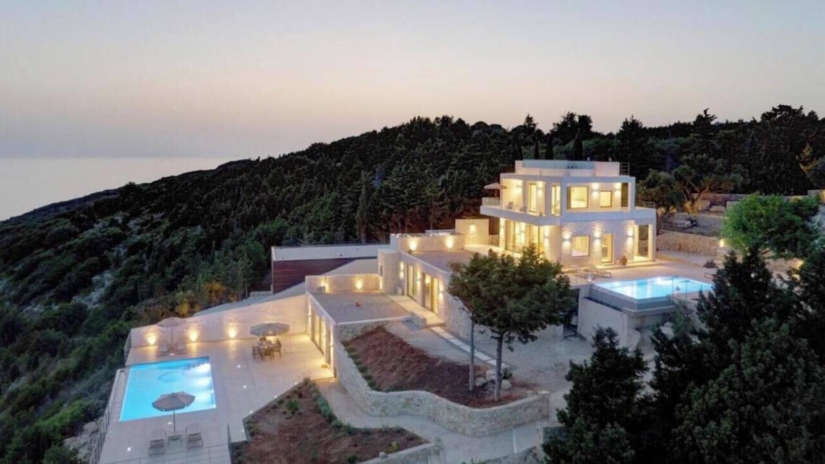 Mpogdanatika Villa | Villa 'Nature's Dreamcatcher' with Sea View, Wi-Fi and Air Conditioning