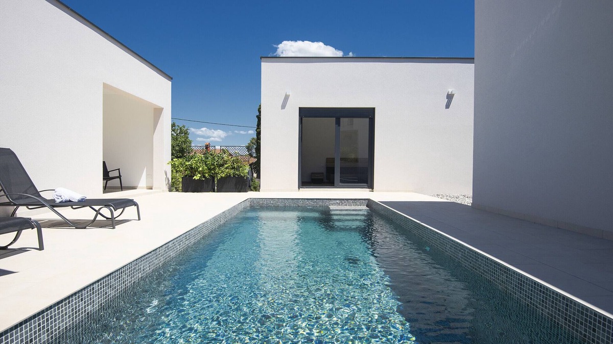 Vintijan Villa | Villa Nauta - beautiful ground floor villa for 4 people with playground & sauna Pula