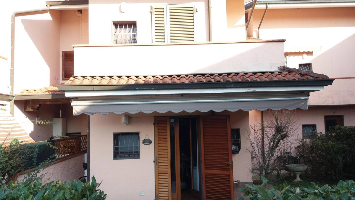 Capanne-Prato-Cinquale Villa | Villa near the sea, Cinquale Forte dei Marmi