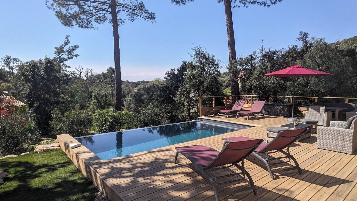 San-Gavino-di-Carbini Villa | Villa Neuve Indépendante Avec sa Piscine Chauffée Privée