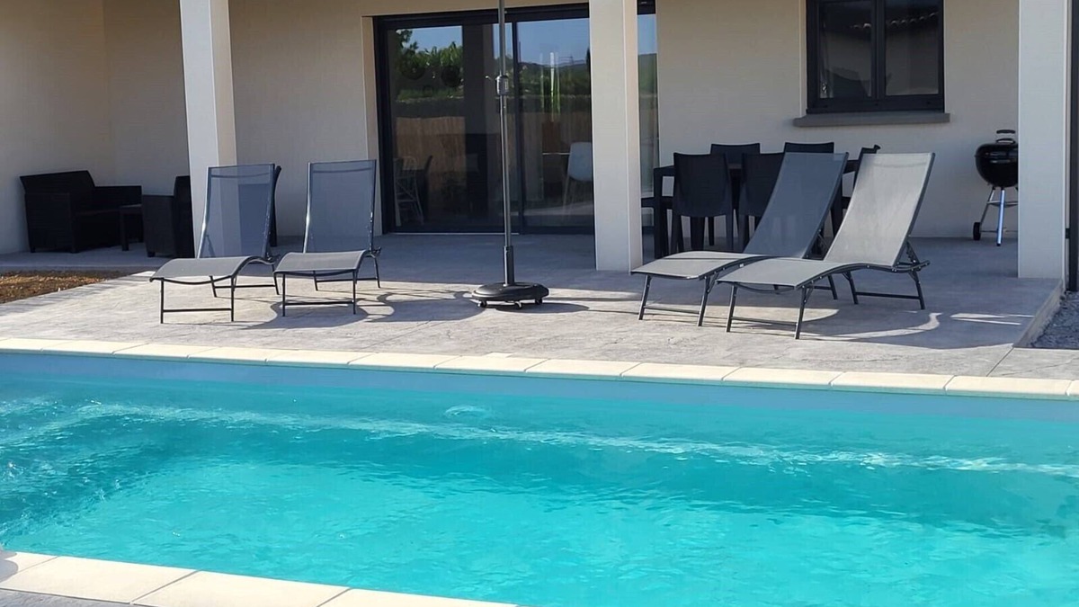 Vallon-Pont-d'Arc Villa | Villa Neuve Avec Piscine Privée à Vallon Pont D'arc