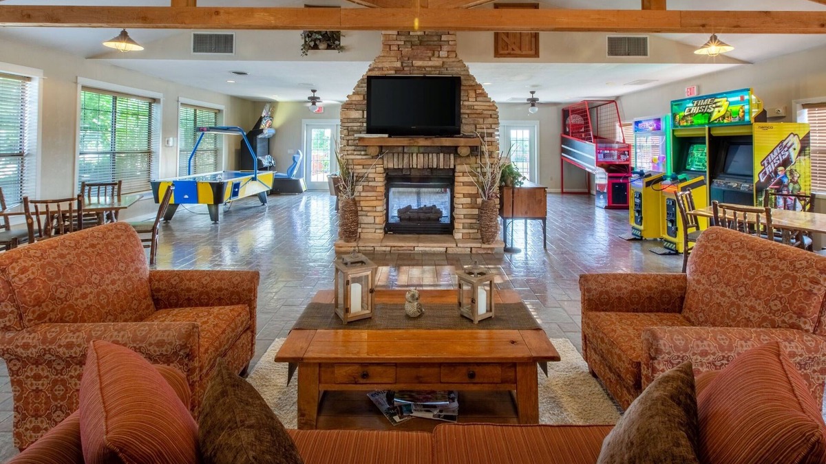 De Soto Villa | Villa Next to a Lake | Various Amenities