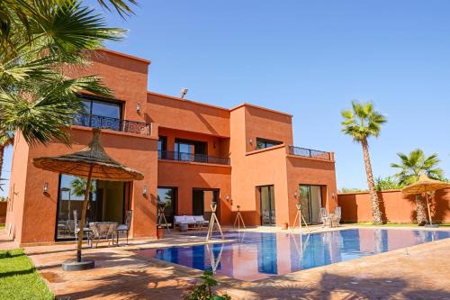 Sidi Abdallah Ghiat Villa | VILLA NOÛR PALACE avec piscine jaccuzi à Marrakech