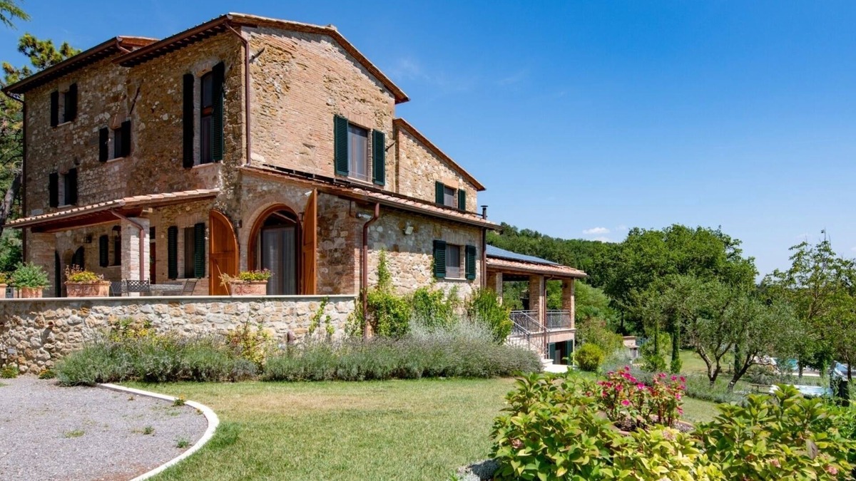 Montepulciano Villa | Villa Nobile - Walk to Town! Luxury in Montepulciano, Tuscany w/Pool & Spa!
