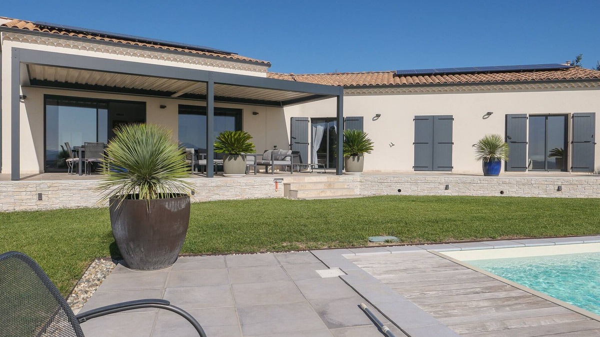 Saint-Restitut Villa | Villa Noélisa, heated swimming pool, view of the Ventoux