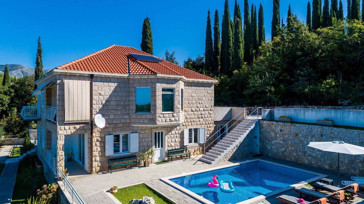 Popovici Villa | Villa Oasis Cypress - Three Bedroom Villa with Terrace and Swimming Pool