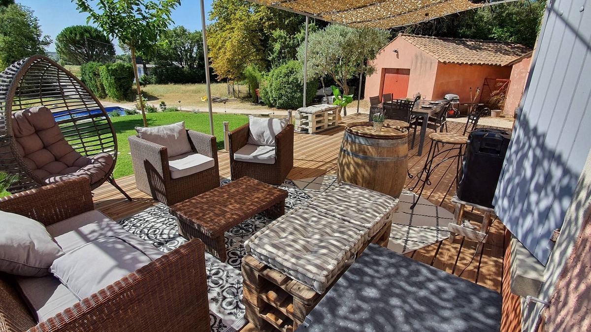 Bedarrides Villa | villa of 190 M2 air-conditioned on closed ground of 3000 M2 close to Avignon.