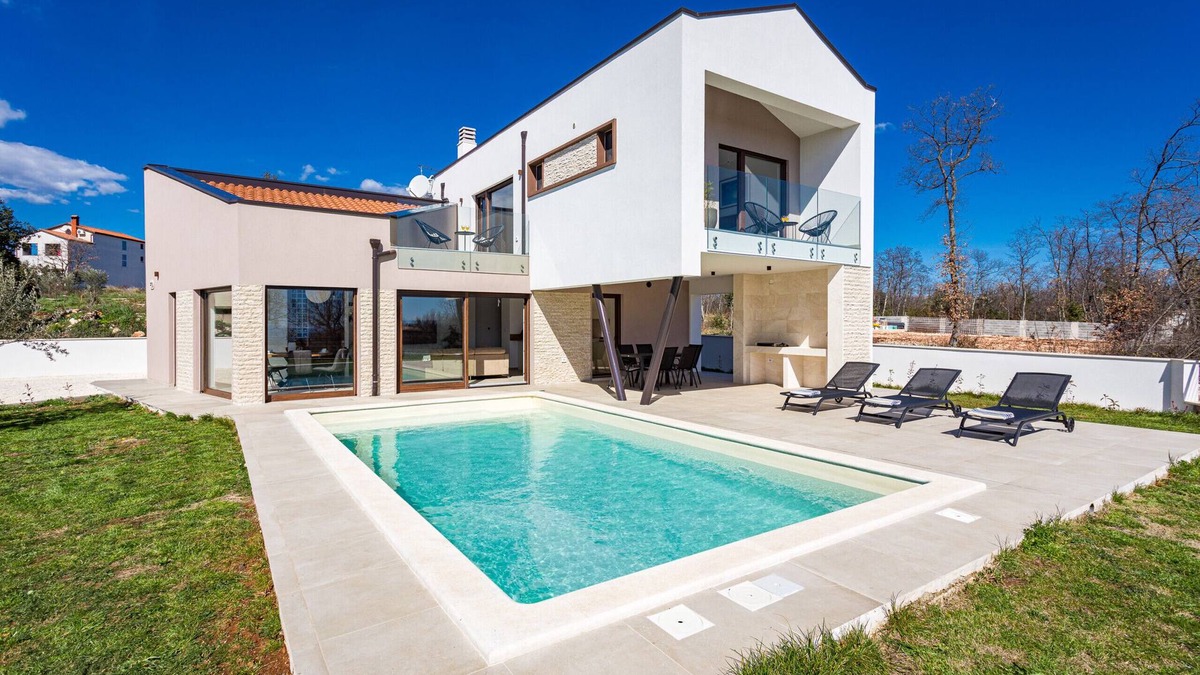 Mali Vareski Villa | Villa Ogradina near Pula with sea view for 5 persons only 3 km from the Beach