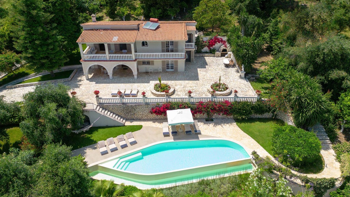 Dafnata Villa | Villa Olea -private infinity pool, stunning sea views, fast internet, sleeps 10+