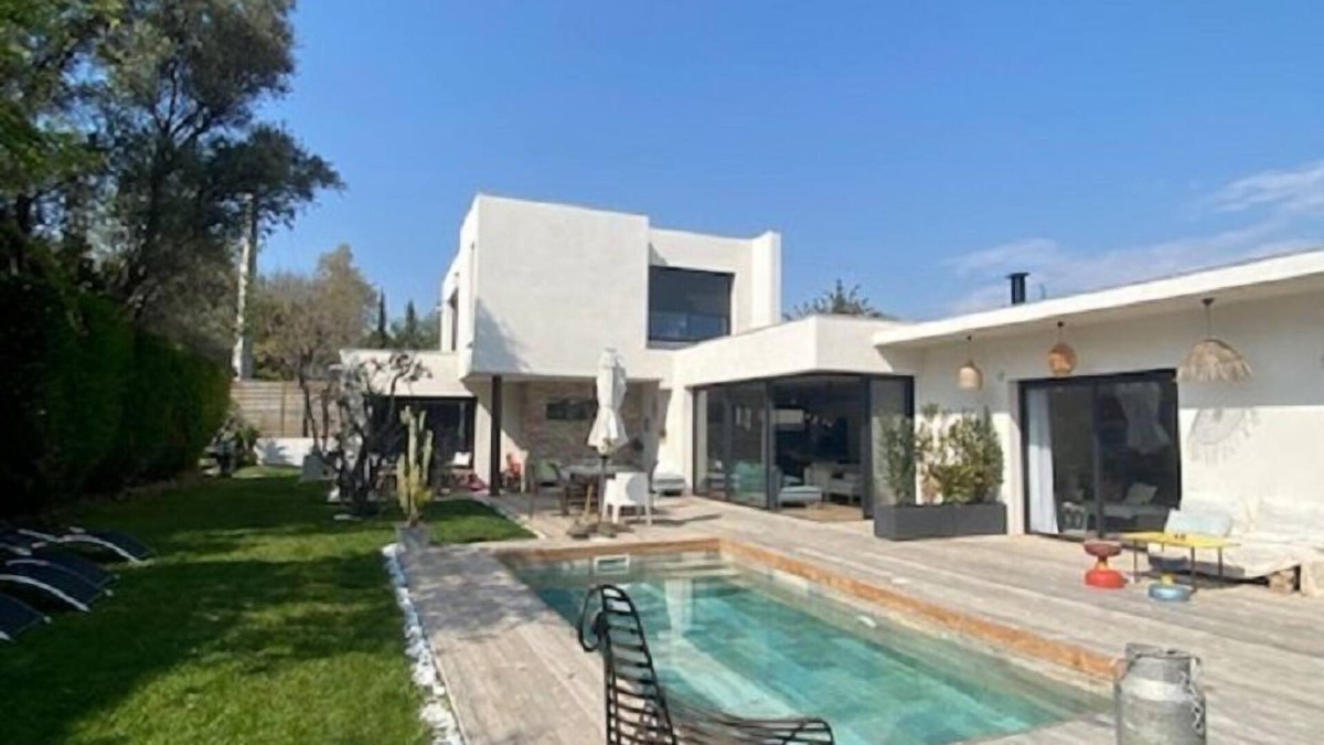 Cassis Villa | Villa Olivade, jacuzzi, swimming pool in the vineyard cassidain