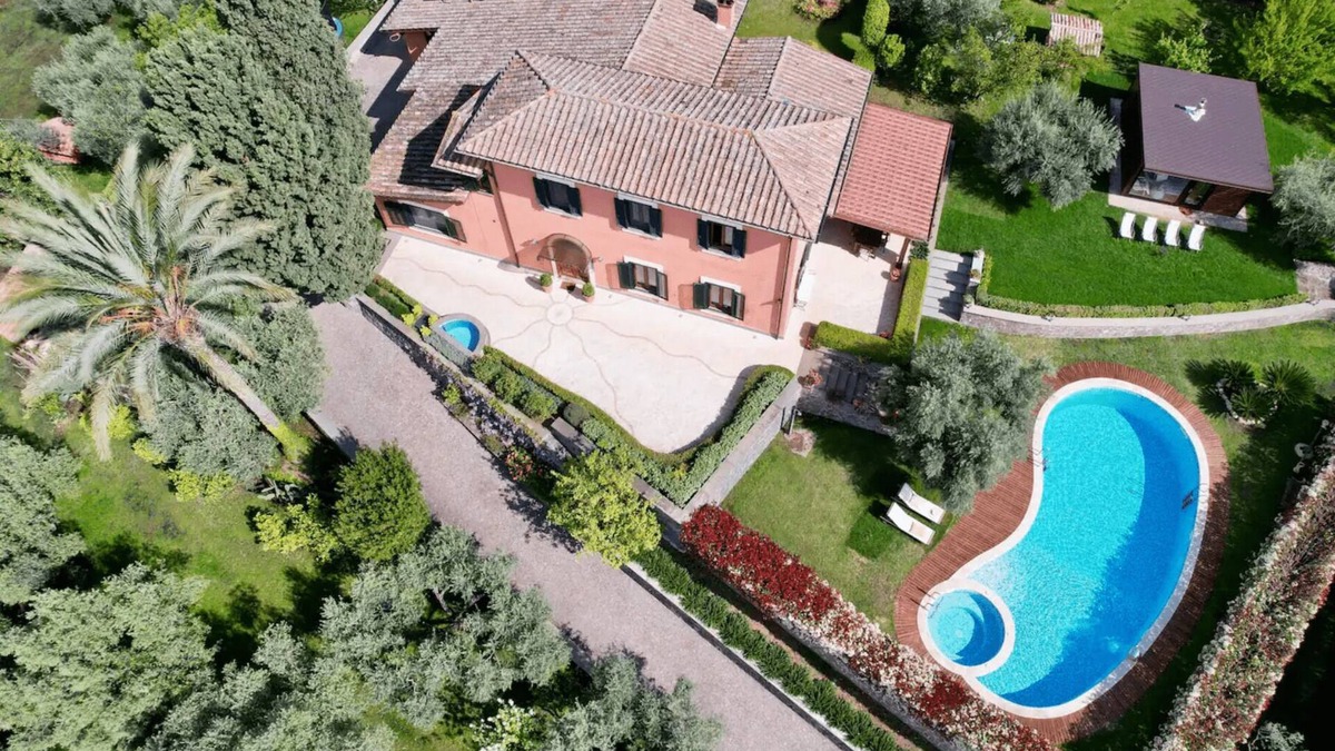 Velletri Villa | Villa Olive Garden Private Spa Retreat & Tennis court - Luxe Estate