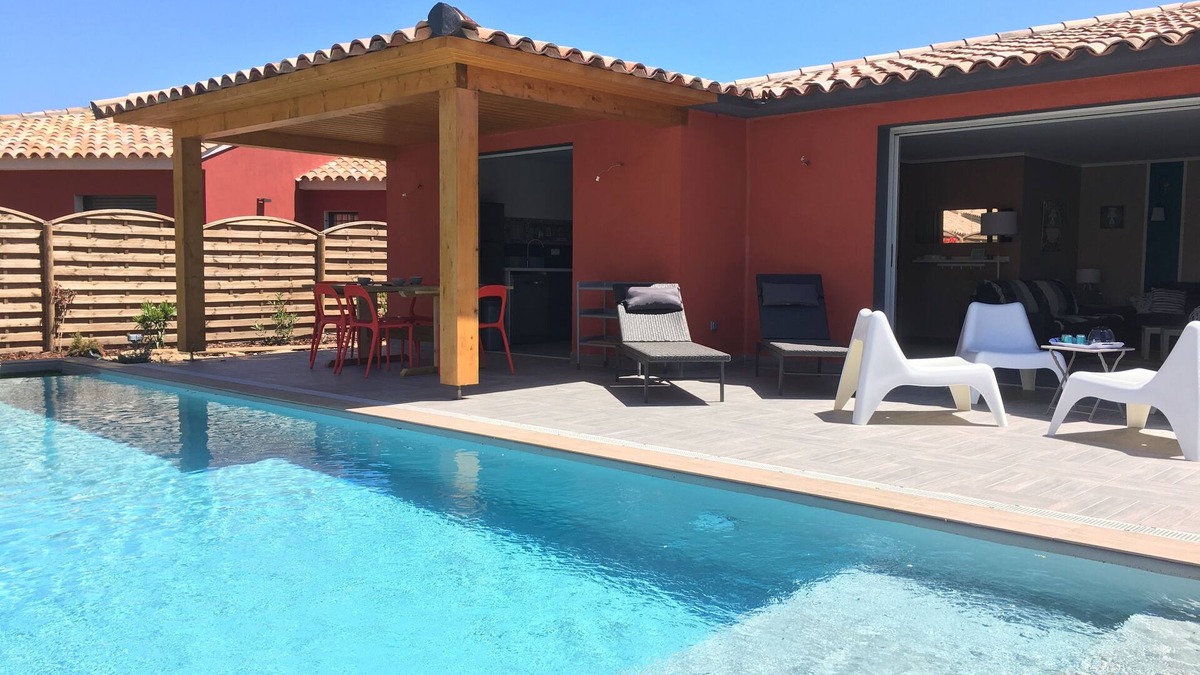 Sainte-Lucie-de-Porto-Vecchio Villa | ViLLA OLIVIER, 4/6 people, private swimming pool, Pinarello beach at 300m, PRM
