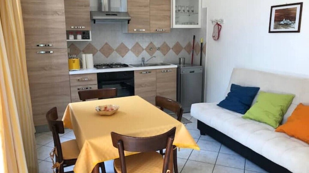 Nebbiuno Apartment | Villa Ombrosa, comfortable apartment on the ground floor