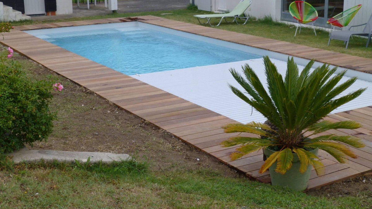 Loix Villa | Villa on 1100m2 plot enclosed by walls very quiet location East West