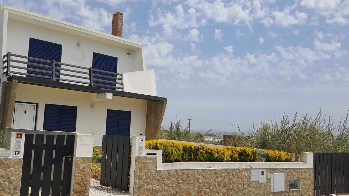 Torres Vedras House | Villa on Beach Azul Beach