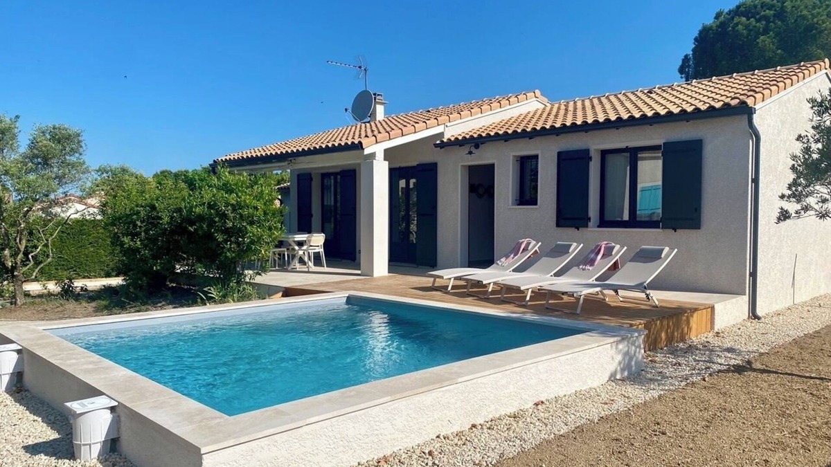 Barjac Villa | Villa on foot from village center