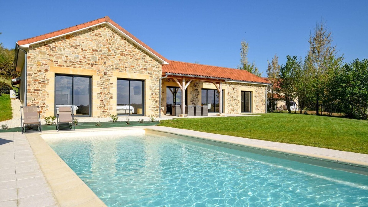 Saint-Medard-d'Excideuil House | Villa on Historic Dordogne