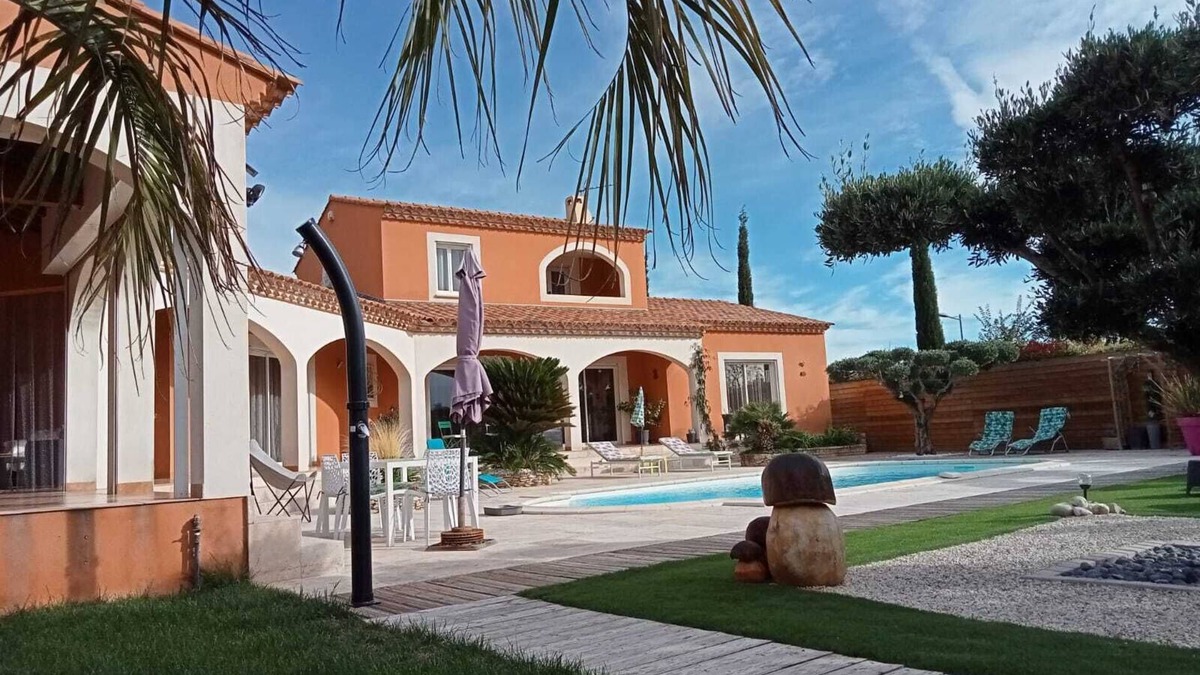 Cabrieres Villa | Villa on the edge of Garrigues