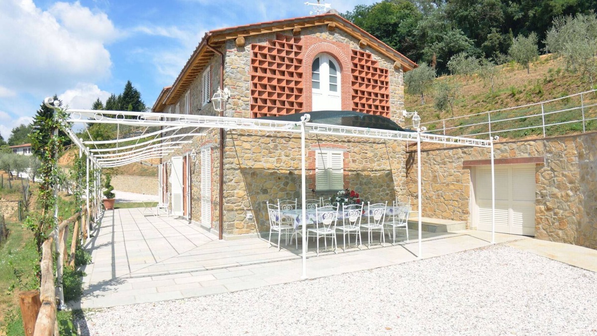 Capannori Villa | Villa Orchidea - Petrognano ,Tuscany