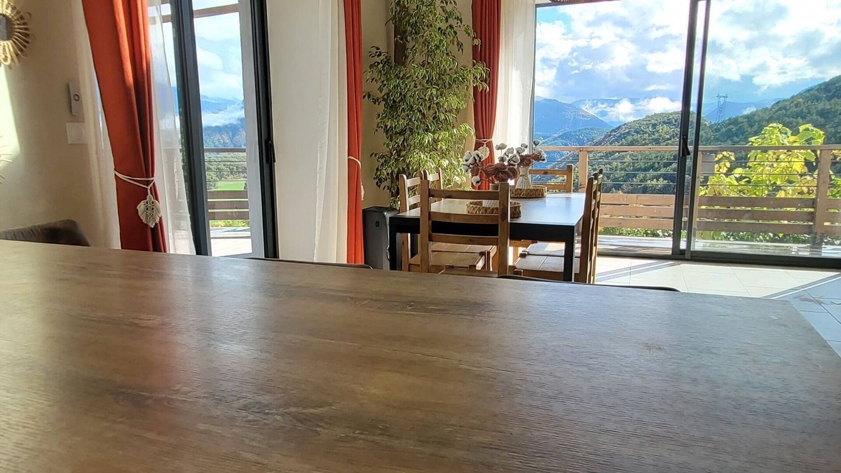 Rousset Villa | Villa overlooking nature, large panoramic terrace with lake and mountain views