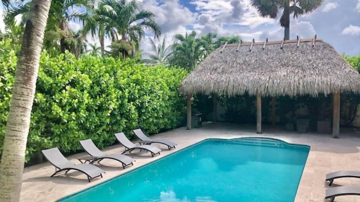 South Lake House | Villa Palma: Hollywood Beach Walk-Private Pool & Tiki Hut-October November Deal