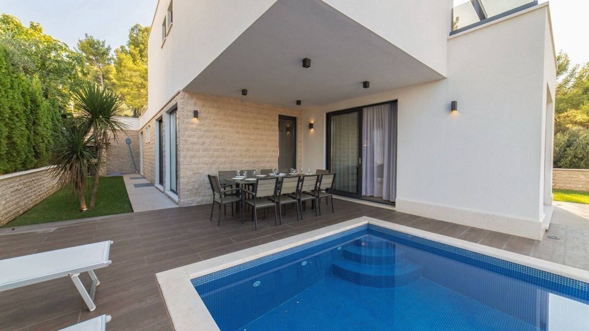 Okrug Villa | Villa Panda - Six Bedroom Villa, Sleeps 11