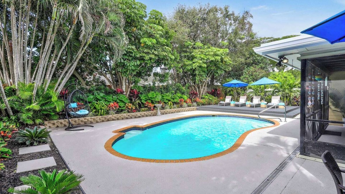 Hunt Club House | VILLA PARADISO (DIGSIFY) | PRIVATE HEATED POOL | BEACHES | PGA | WATERPARK | ROGER DEAN