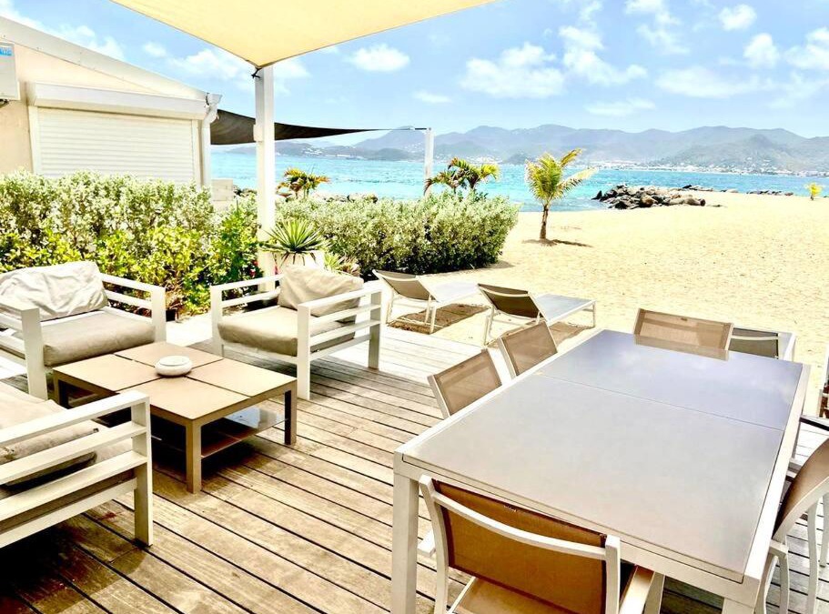 Nettle Bay Villa | Villa Paradis Bleu Maison sur la plage, 2 chambres, piscines, tennis