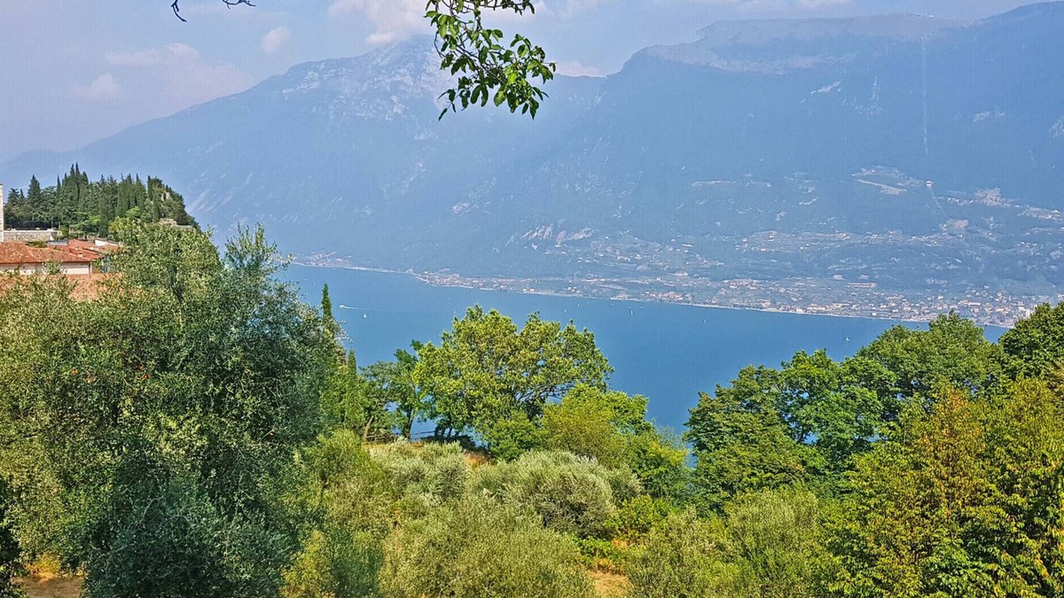 Pieve Villa | Villa Paradiso Lake View Balcony Garden