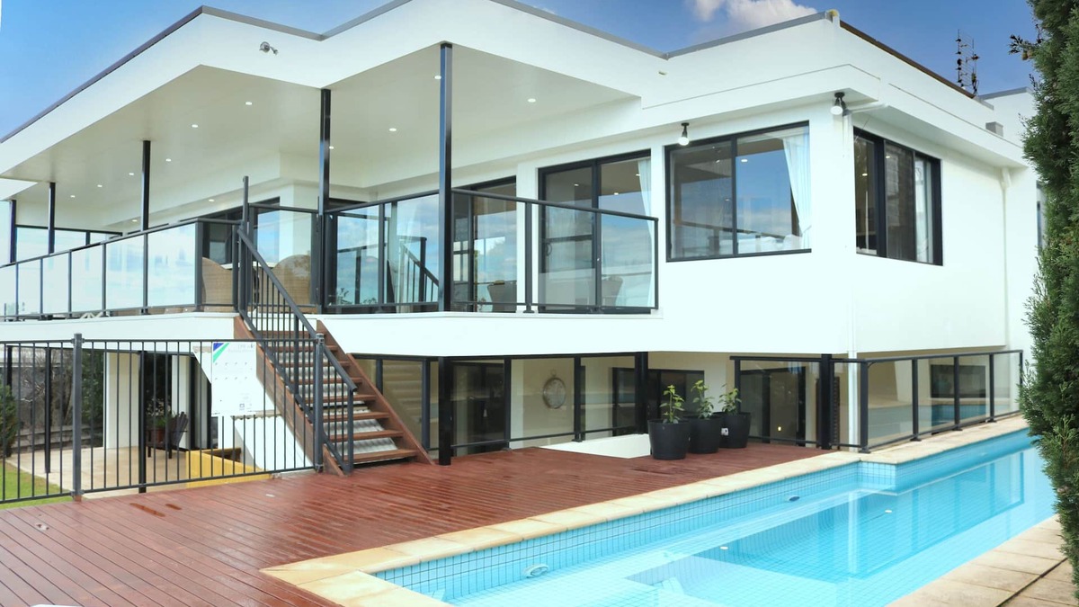 Tura Beach Cabin | Villa Paradiso - Pool and Beach Front