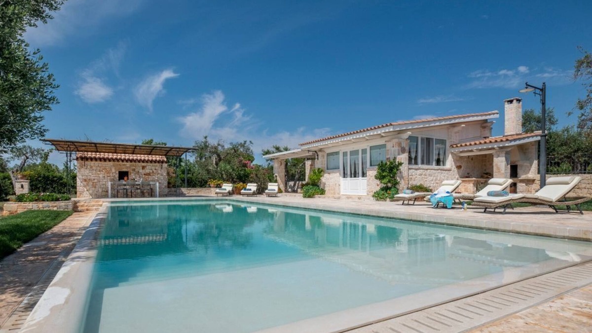 Castellana Grotte Villa | Villa Paringa - Three Bedroom Villa, Sleeps 8