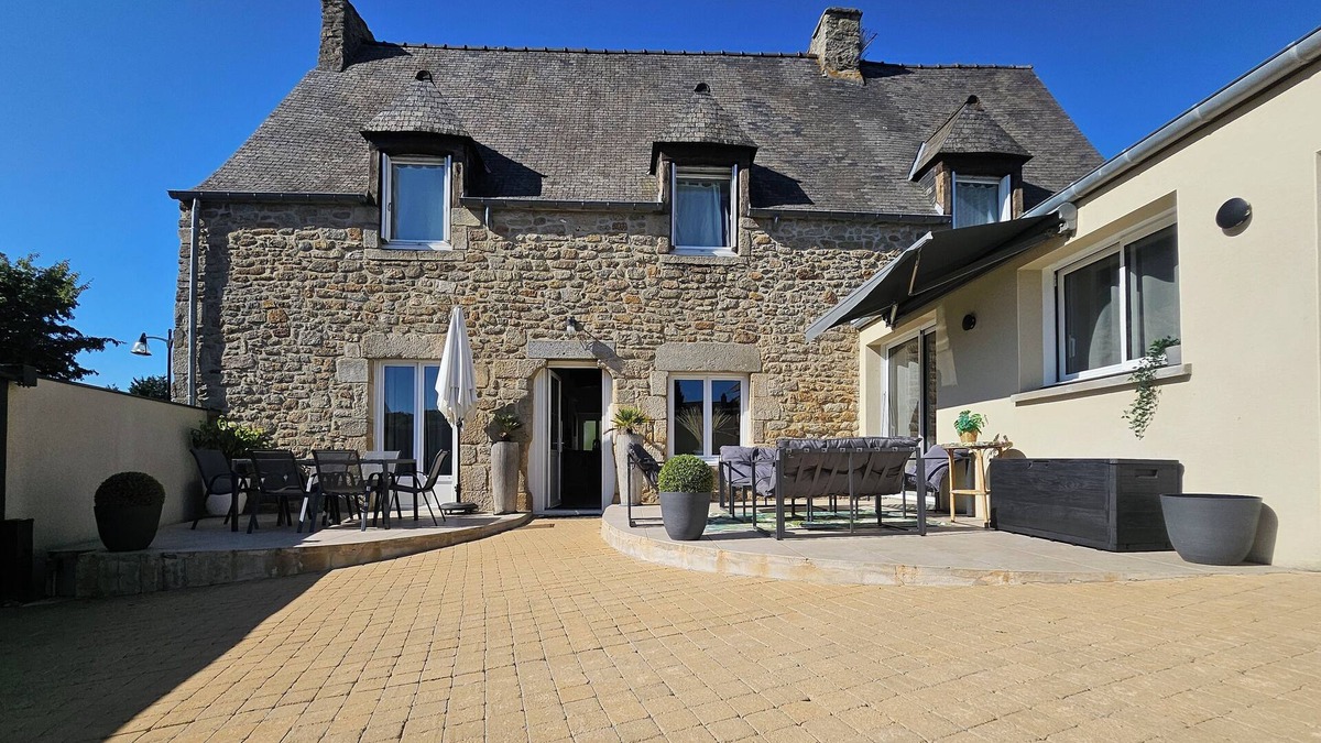 Dinan House | Villa Parker, center of DINAN