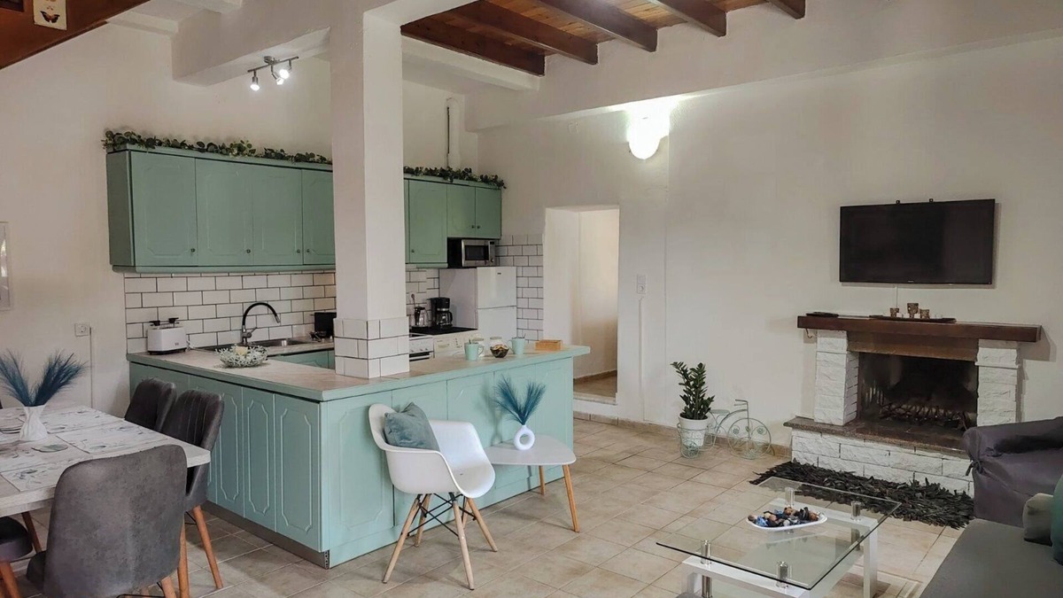 Peroulion House | Villa Parselina – Tranquil Retreat with Sea & Mountain Views in North Corfu