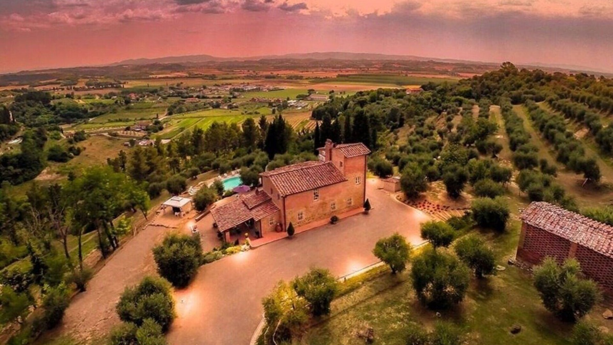 Forcoli Villa | Villa Pellico amazing tuscan villa with p/pool and gym