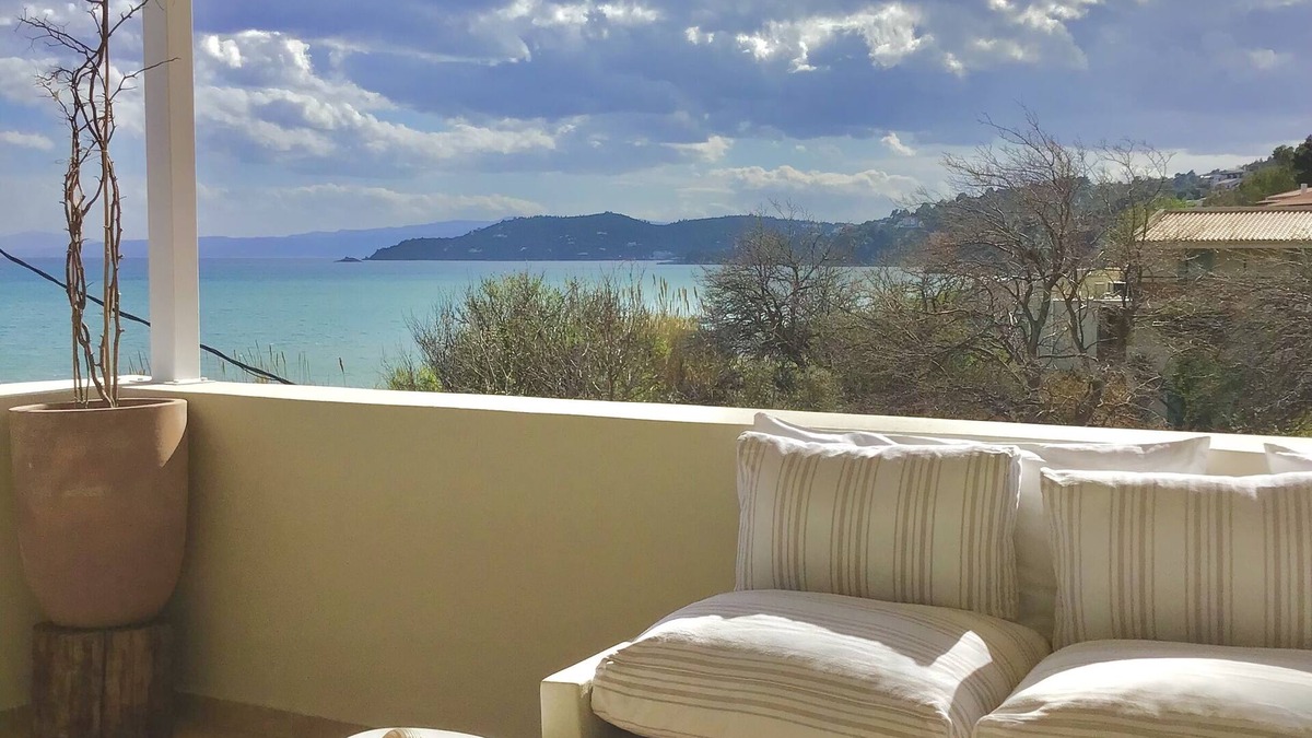 Skiathos Town Villa | Villa Persephone (beachfront villa with 3 bedrooms and stunning sea view)