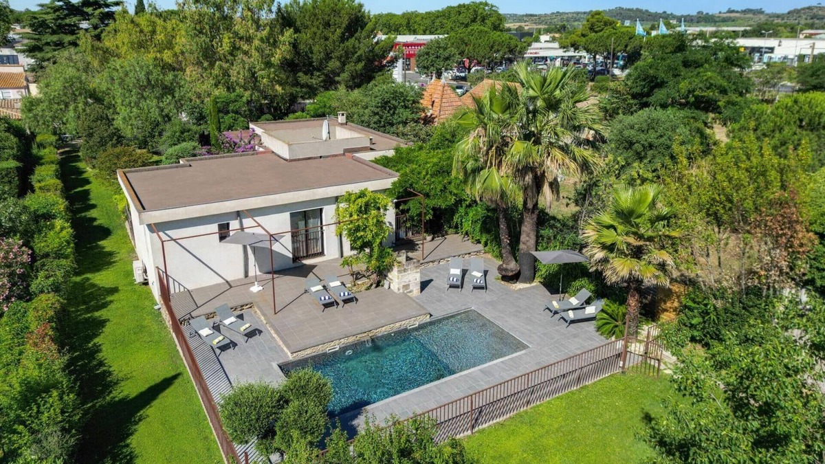 Pezenas Villa | Villa Pezenas by Villa Plus