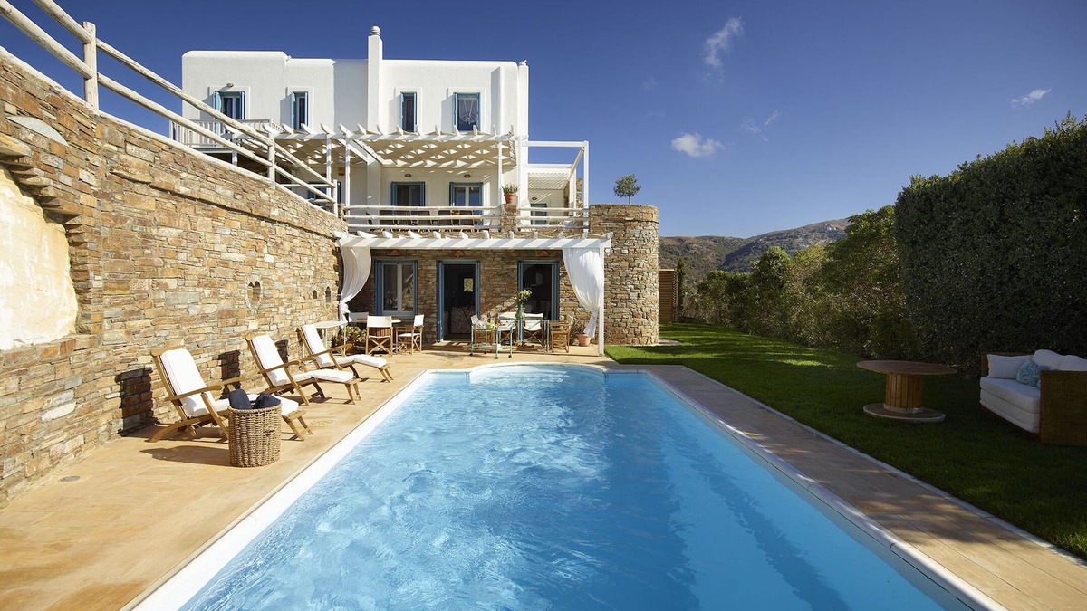 Ydrousa Villa | Villa Phivi with private pool in Andros Greece -The best vacations