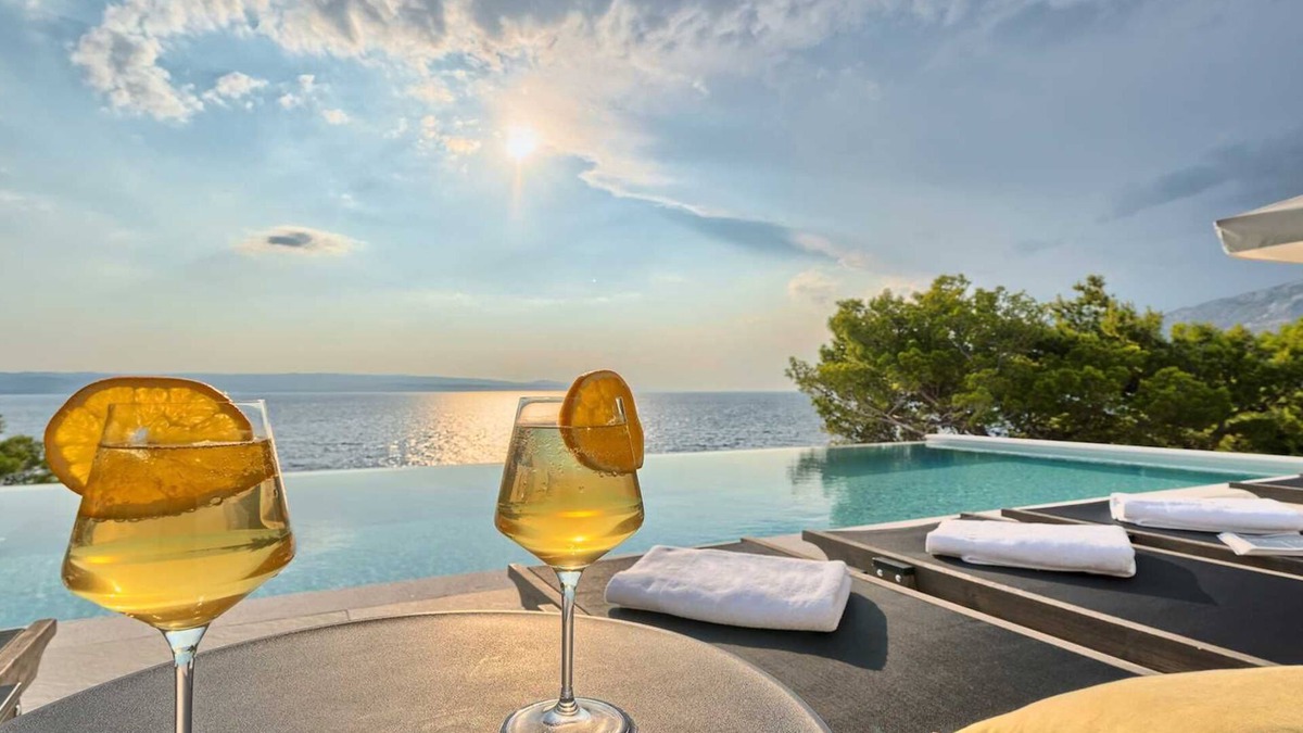 Brela Villa | Villa Platinum - outstanding beachfront villa with 9 bedrooms