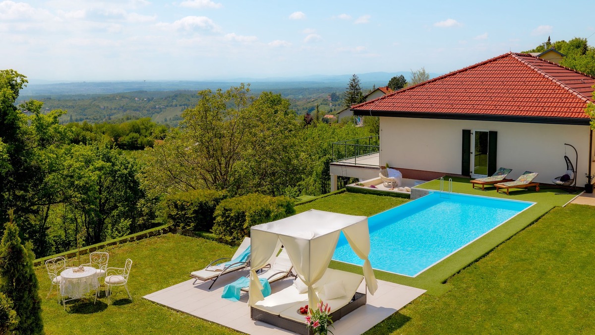Breznik Plesivicki Villa | Villa Plešivica view