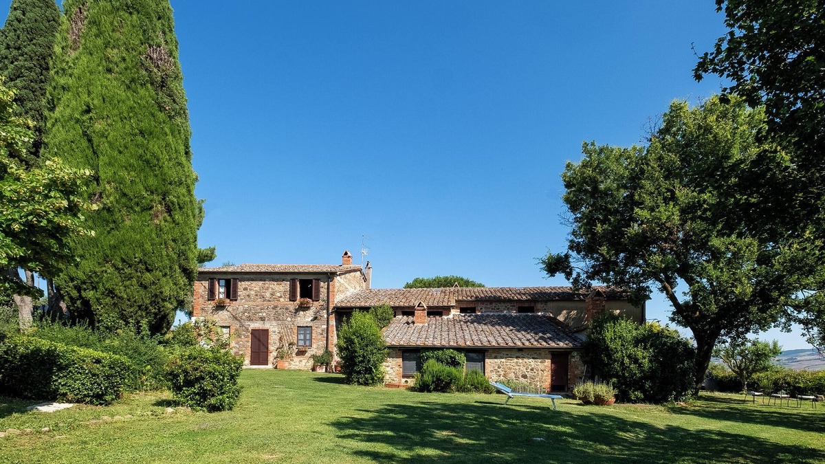 Contignano Villa | Villa "Podere La Montalla" with Private Pool & Wi-Fi