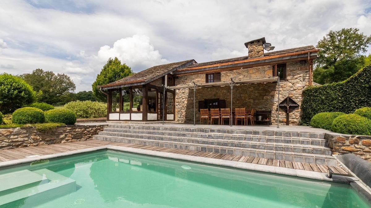 Trois-Ponts Villa | Villa pool - hot tub - sauna 11p