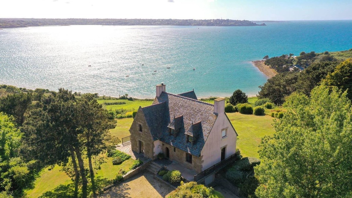 Trelevern Ski Chalet | villa port l´épine · La villa de port l´épine Vue