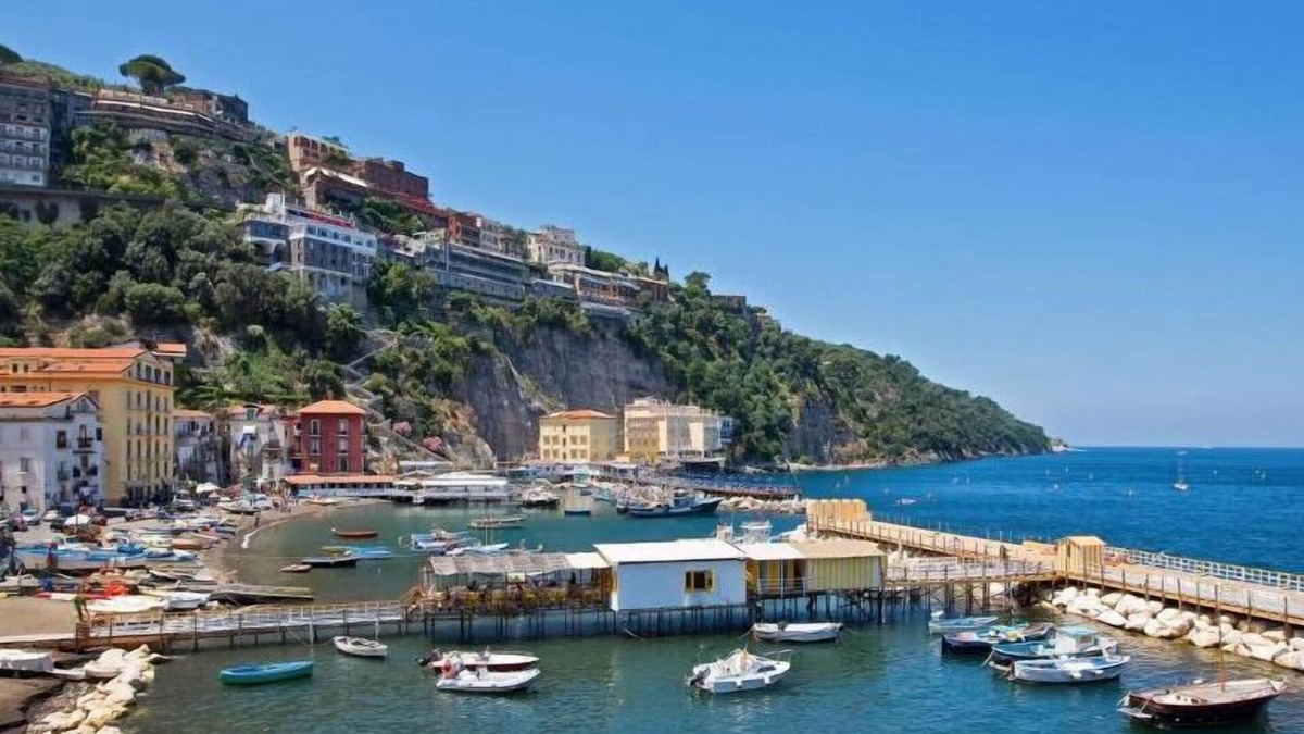 Historical Downtown Salerno Hotel | Villa Poseidon Boutique Hotel & Events