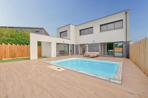 Plouguerneau House | Villa pour 9 - Piscine chauffée - Jacuzzi