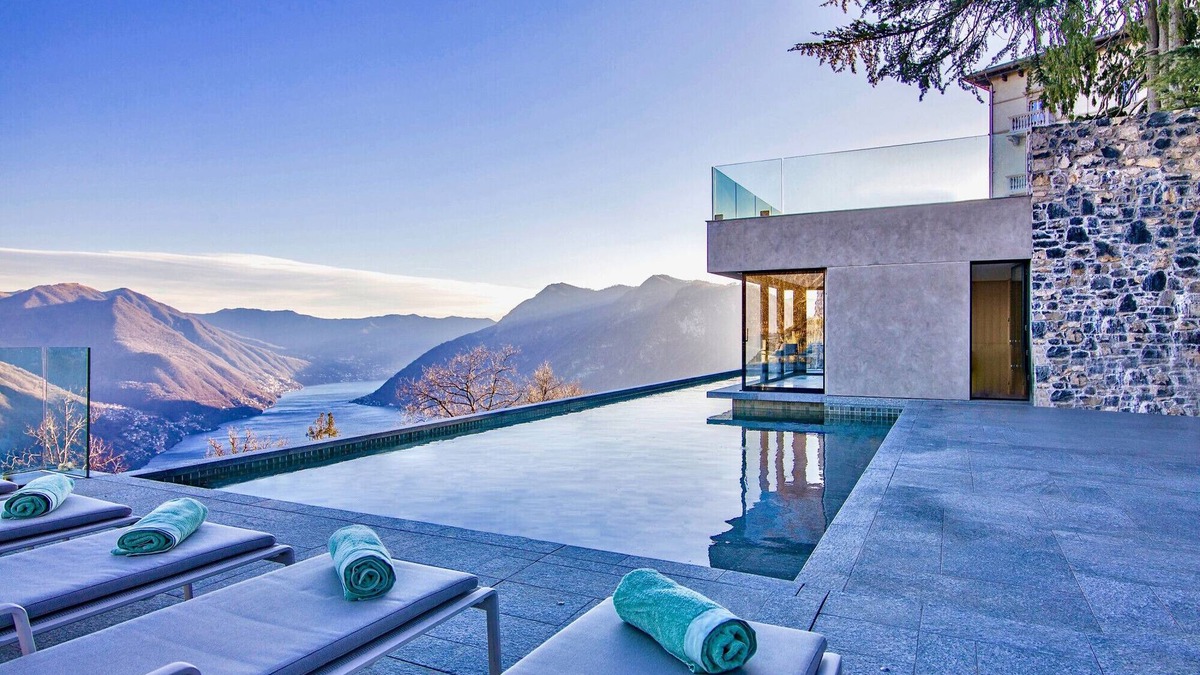 Pigra Villa | VILLA PRESTIGE - Eight Bedroom Villa, Sleeps 14
